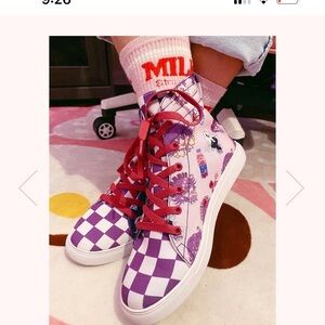 ARTSCOW KOKICHI HIGH TOP
SNEAKERS SIZE 5